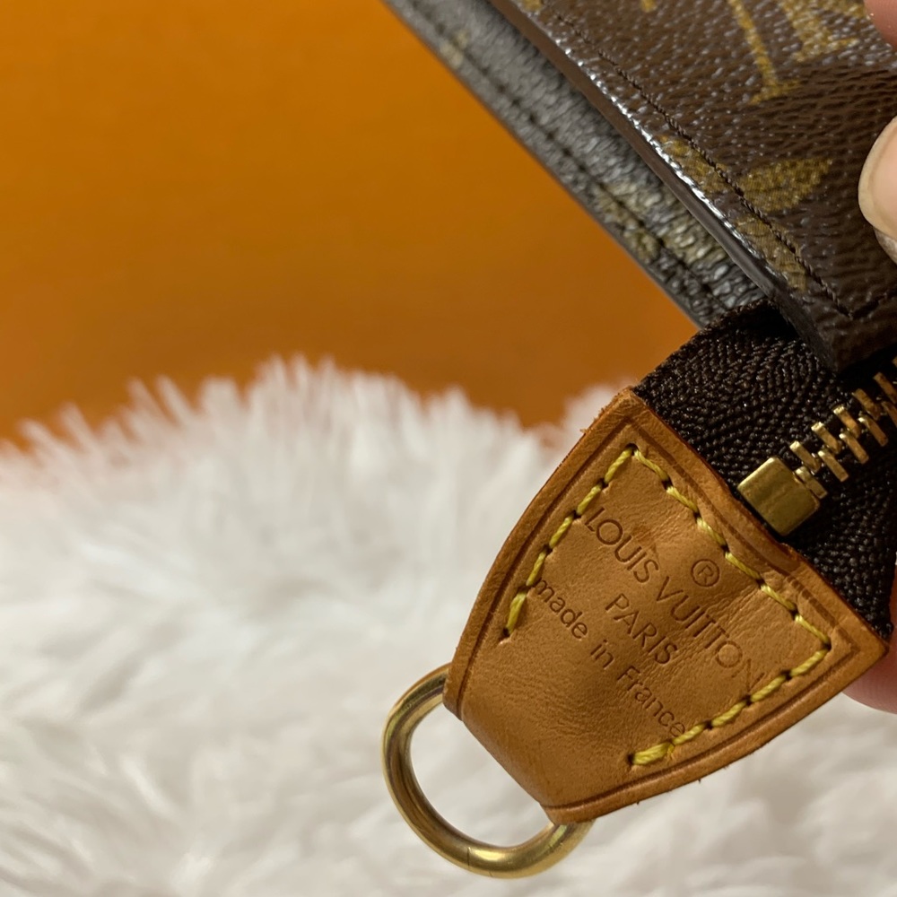 ✨🛍S O L D✨🛍Louis Vuitton Pochette Monogram - Picture 7 of 12